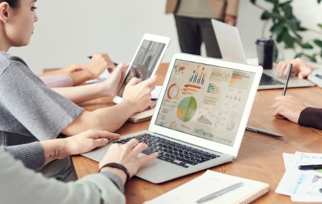 未経験でもわかる！データアナリストの教科書